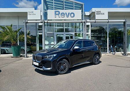BMW iX1 xDrive30 xLine AHK LED DriveAssProf ParkAss HUD DA