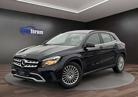 Mercedes-Benz GLA 180 1.HAND 12.500KM CARPLAY KAMERA LEDER