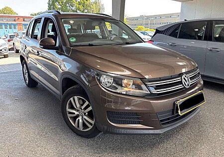 VW Tiguan Volkswagen BMT SITZHZG. ALU 1.BESITZ -SCHECKHEFT