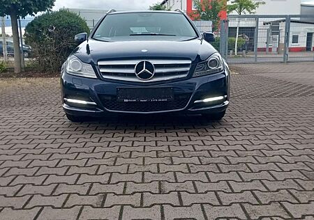 Mercedes-Benz C 300 CDI 4Matic*AUTOMATIKAHK*NAV*BIXENON*