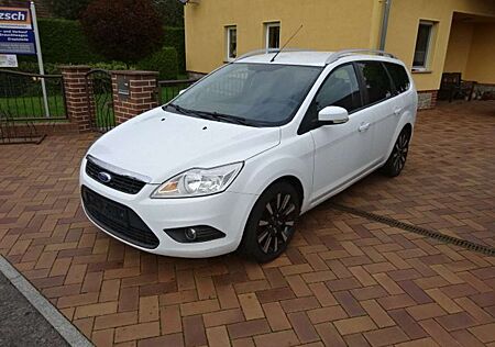 Ford Focus White Magic + Winterräder + 17 Zoll Aluräder