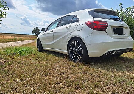 Mercedes-Benz A 200 7G-DCT AMG Line