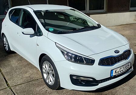 Kia Cee'd Ceed / 1,4 Benzin