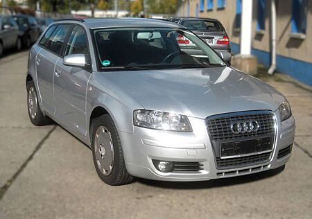 Audi A3 Sportback 1.6 Attraction * Service + TÜV neu