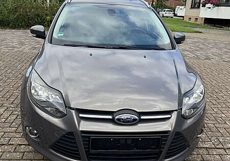 Ford Focus Turnier 2.0 TDCi DPF Aut. Titanium