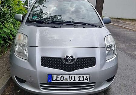 Toyota Yaris 1.0 VVT-i Cool