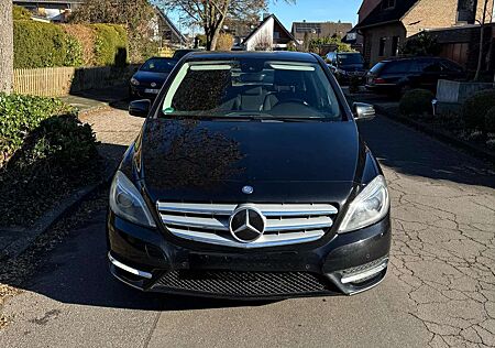 Mercedes-Benz B 180 CDI (BlueEFFICIENCY) 7G-DCT