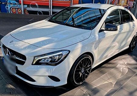 Mercedes-Benz CLA 180 Shooting Brake Urban