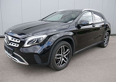 Mercedes-Benz GLA 250 4Matic Urban NAVI/LED/360°/AHK/DISTR