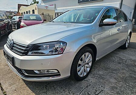 VW Passat Volkswagen Lim. Comfortline BlueMotion Navi