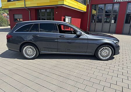 Mercedes-Benz C 220 (BlueTEC) d T 7G-TRONIC Exclusive