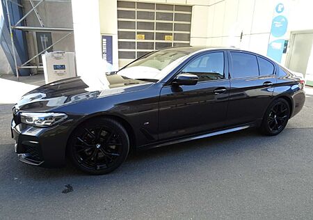 BMW 520d 520 xDrive M-Sport Autom,Leder,AHK,ACC