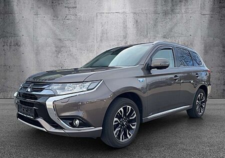 Mitsubishi Outlander PHEV Plus 4WD 360° NAVI XENON GARANTIE