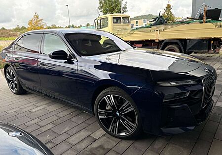 BMW 750 e xDrive MSport PRO B&W Bowers Iconic