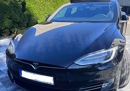 Tesla Model S 100D Allradantrieb Performance