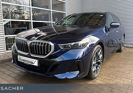 BMW 530 e A xDrive Tou M-Sport NAVI 360° HUD Pano ACC