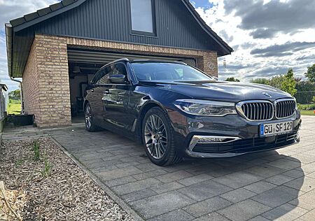 BMW 530d 530 xDrive Touring Aut. Luxury Line