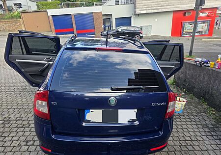 Skoda Octavia Combi 1.6 TDI DPF Elegance