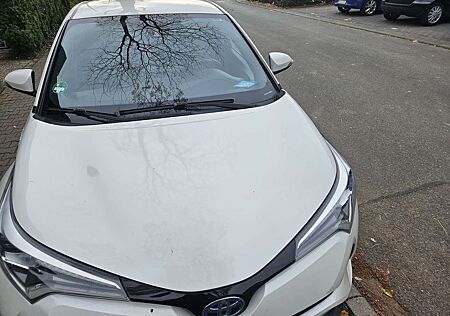 Toyota C-HR sehr sparsam Hybrid Lounge fahrbereit mit Tüv