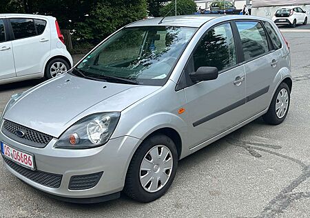 Ford Fiesta 1.3 Ambiente, 2Hand, Klima, ZV Funk, HU 12-2026,CH