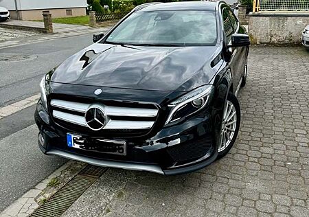 Mercedes-Benz GLA 220 d 4Matic 7G-DCT