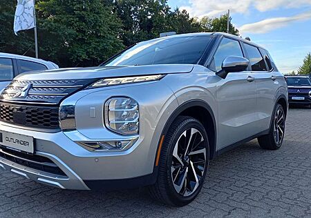 Mitsubishi Outlander 2.5 SE 4WD US-Modell /7-Sitze/