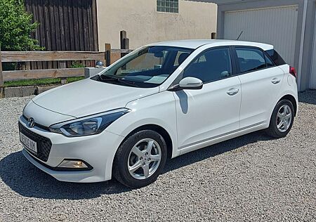 Hyundai i20 1.Hand! 69TKM!*Klima*Alu*USB*Tüv neu!
