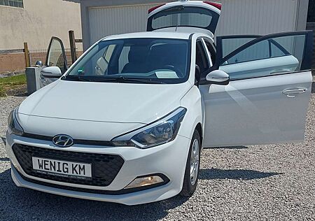 Hyundai i20 1.Hand! 69TKM!*Klima*Alu*USB*Tüv neu!