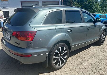 Audi Q7 3.0 TDI QuattroSport/NAVI/XENON/Klimaauto/PDC