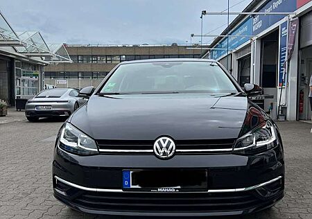 VW Golf Volkswagen 7 1.5 TSI IQ. DRIVE