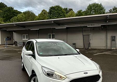 Ford Focus Turnier 1.5 TDCi DPF Start-Stopp-System Titanium