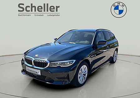 BMW 330 e Touring Advantage