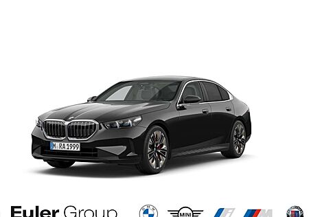 BMW 520 i Limousine Sportpaket HUD Navi Digitales Cockpit