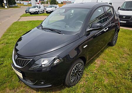Lancia Ypsilon 1.0 Hybrid Platin, Kamera, Tempomat, Alu