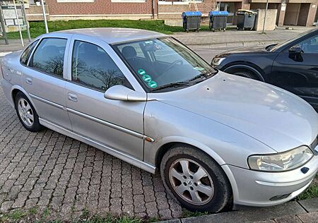 Opel Vectra 1.6 b