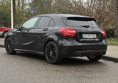 Mercedes-Benz A 180 Urban-Xenon-Panoramadach-Becker Maps-Nightpaket