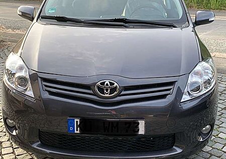 Toyota Auris Life+