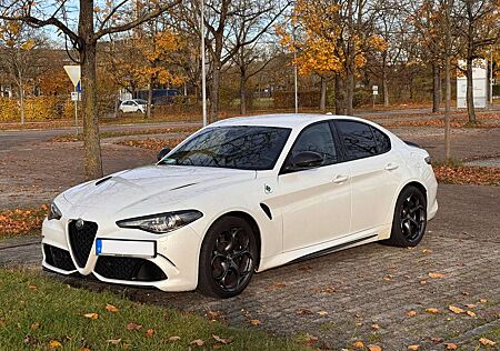 Alfa Romeo Giulia 2.9 V6 Bi-Turbo AT8 Quadrifoglio