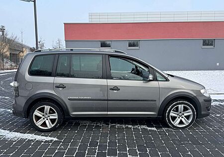 VW Touran Volkswagen 1.4 TSI DSG Cross