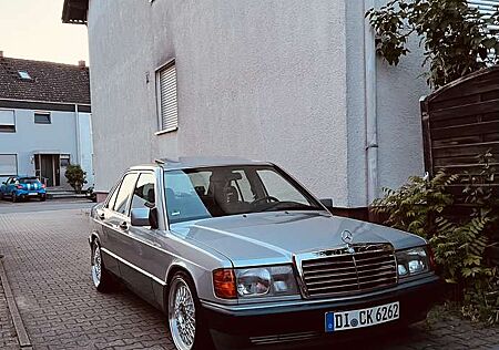 Mercedes-Benz 190 E 2.0