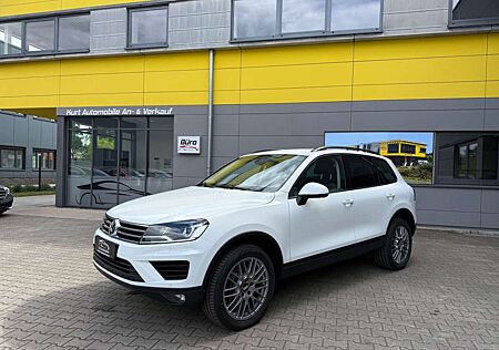 VW Touareg Volkswagen V6 Terrain Tech 4MOTION/LEDER/NAVI/LED/*