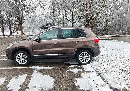 VW Tiguan Volkswagen 2.0 TDI DPF 4Motion DSG Sport & Style
