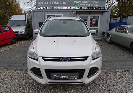 Ford Kuga Titanium **AHK / NAVI / SCHECKHEFT / TÜV-NEU**