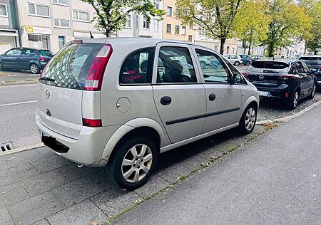 Opel Meriva 1.6 (Essentia)