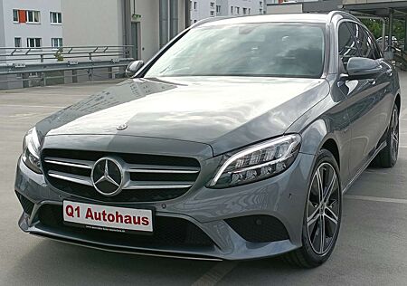 Mercedes-Benz C 300 de AVANTG. LED/RFK/TEMP/SIHZ/E-HECKKLAPPE/TEMP/AHK