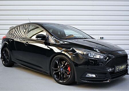 Ford Focus ST 1.HAND*AUTOMATIK*8FACH*NAVI*RECARO*KEYLESS