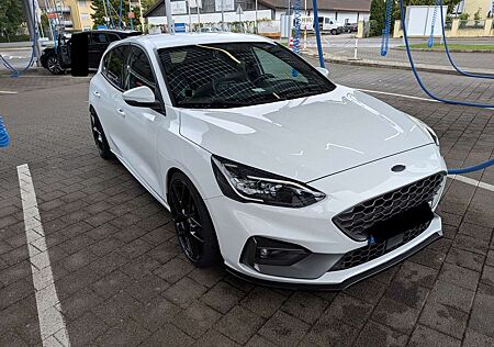 Ford Focus Fließheck 2.3 EcoBoost S