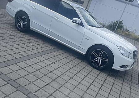 Mercedes-Benz E 200 CDI DPF BlueEFFICIENCY Automatik Elegance