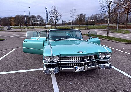 Cadillac Series 62 Sedan