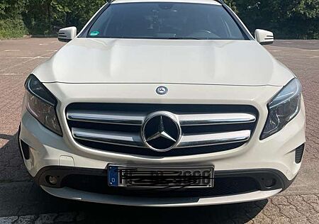 Mercedes-Benz GLA 200 Edition 1